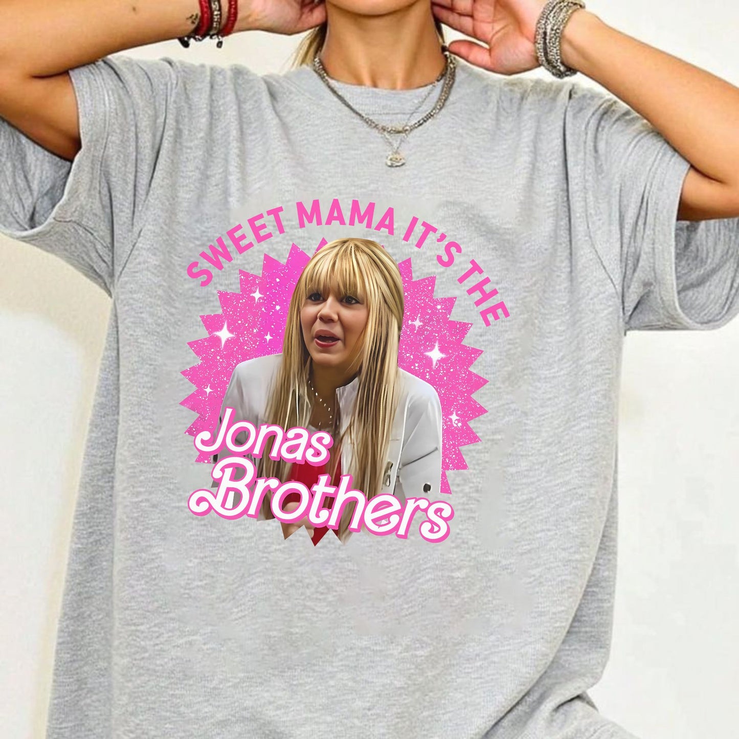 "Sweet Mama It's The Jonas Brothers" 2005 T-Shirt - Vintage Pop Fan Apparel, Nostalgic Band Tee