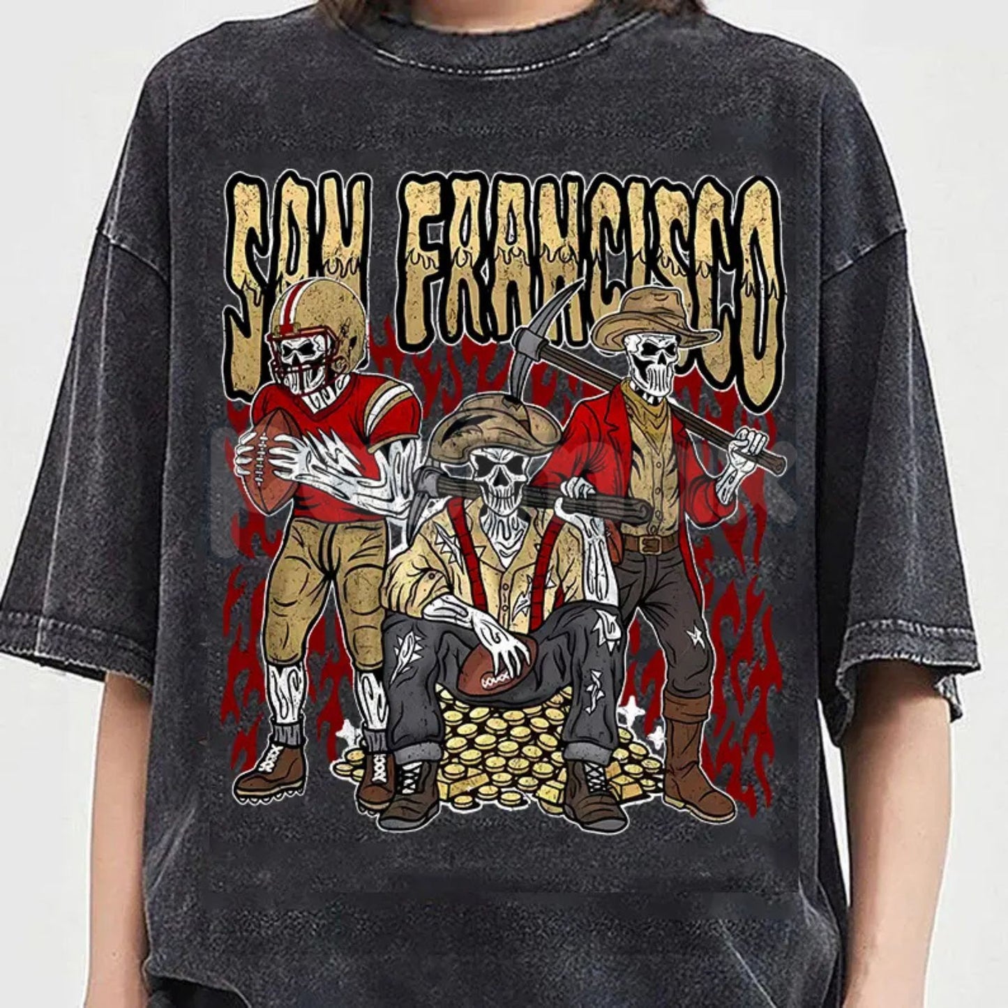 Teams Football Skull Vintage Washed T-Shirt – Classic 90s All-Team Graphic Tee, Game Day Style