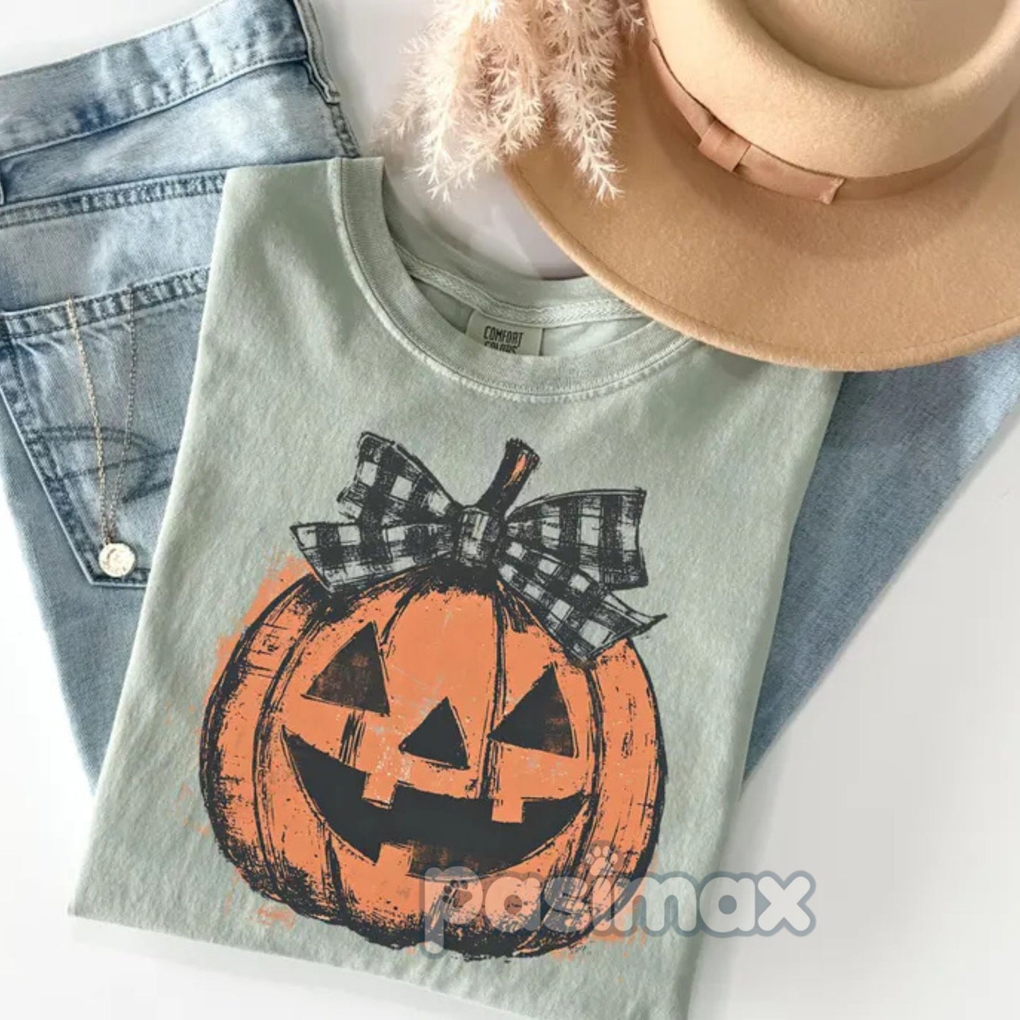Comfort Colors® Coquette Halloween T-Shirt – Dreamy Jack o Lantern Shirt, Romantic Spooky Season Top, Aesthetic Pumpkin Tee