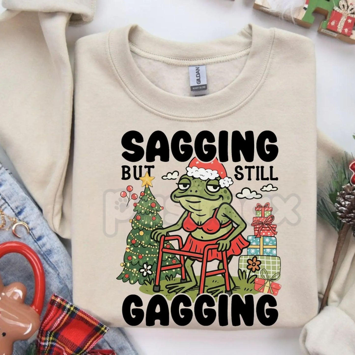 "Sagging But Still Gagging" Funny Christmas Meme Frog Sweatshirt – Sarcastic Holiday Crewneck-Pasimax