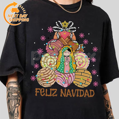 Mexican Pan Dulce Christmas T-Shirt - Spanish Xmas Tee, Concha Holiday Graphic, Festive Latinx Apparel