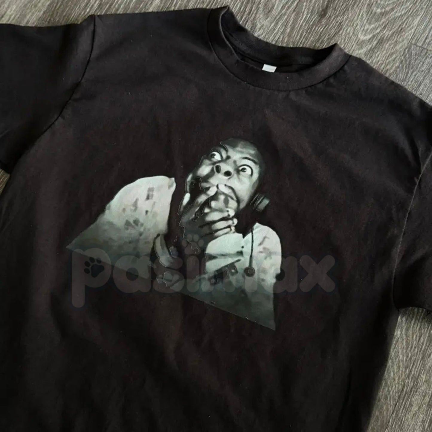 Speed Covering His Mouth Funny T-Shirt - IShowSpeed Viral Reaction Graphic Tee, Funny Streaming Meme Apparel, Trendy YouTuber Fan Merch Shirt