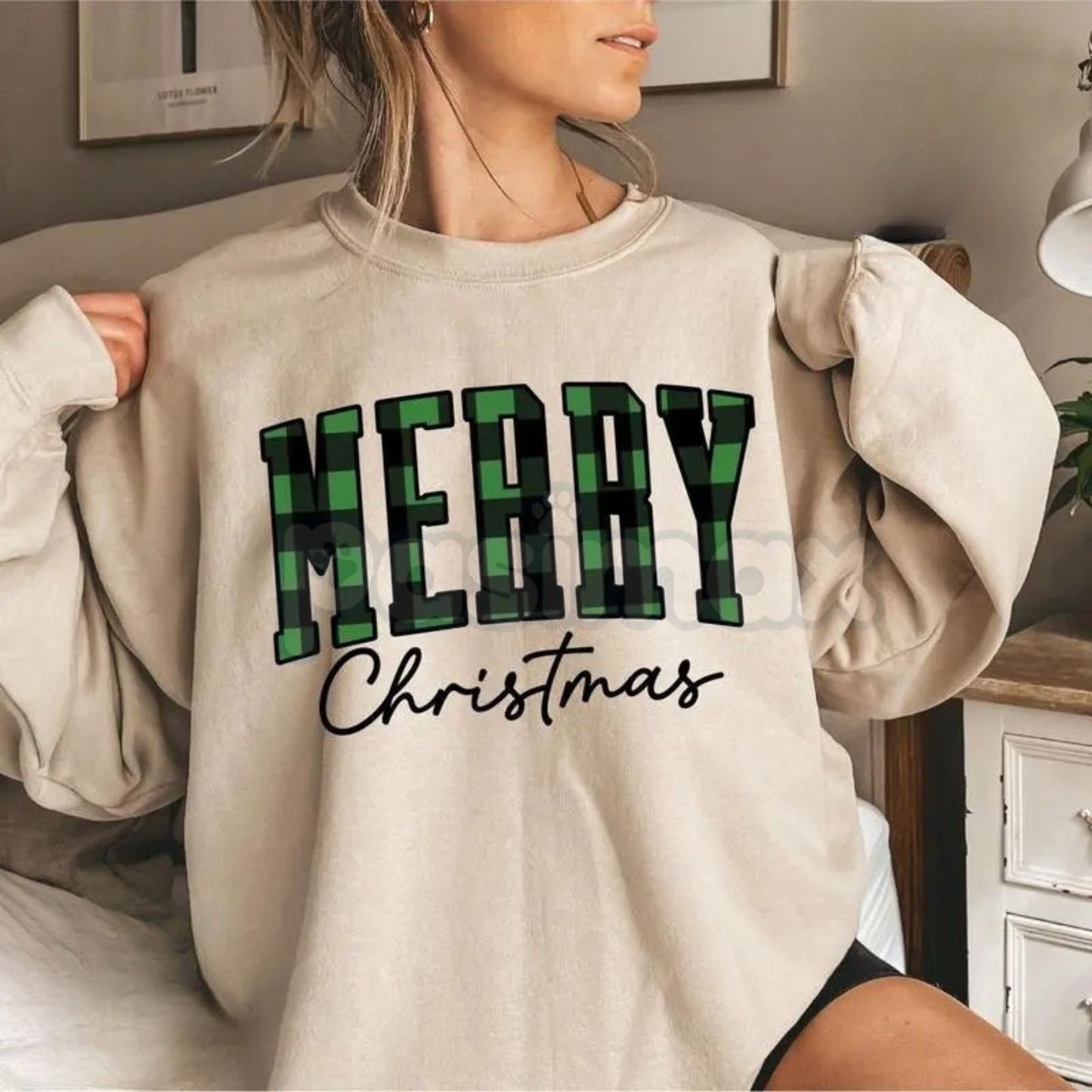 Groovy Merry Christmas Sweatshirt – Retro Aesthetic Holiday Crewneck | Cute Winter Vibes Gift