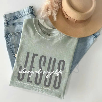 Comfort Colors® Jesus Changed My Life T-Shirt – Aesthetic Christian Graphic Tee, Faith-Based Testimony Shirt, Minimalist Religious Gift, Retro Jesus Top