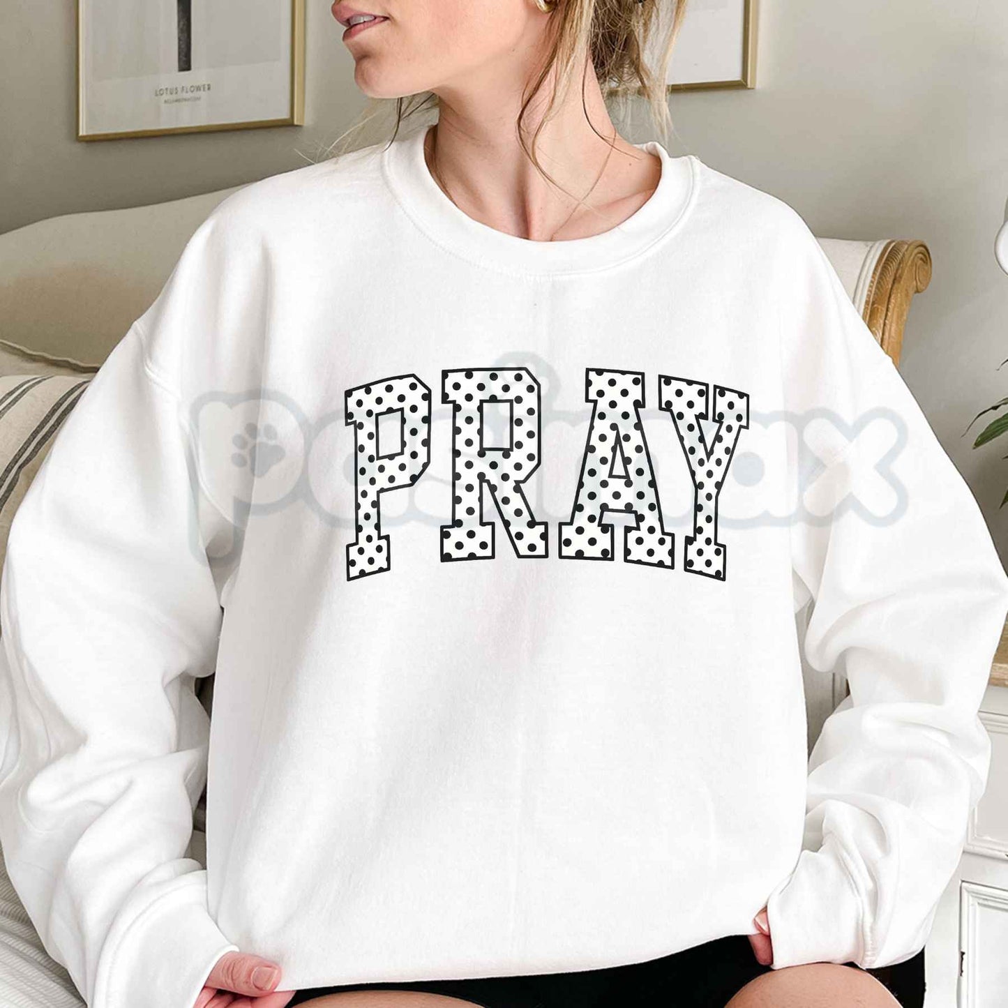PRAY Graphic Sweatshirt | Vintage Christian Faith Crewneck