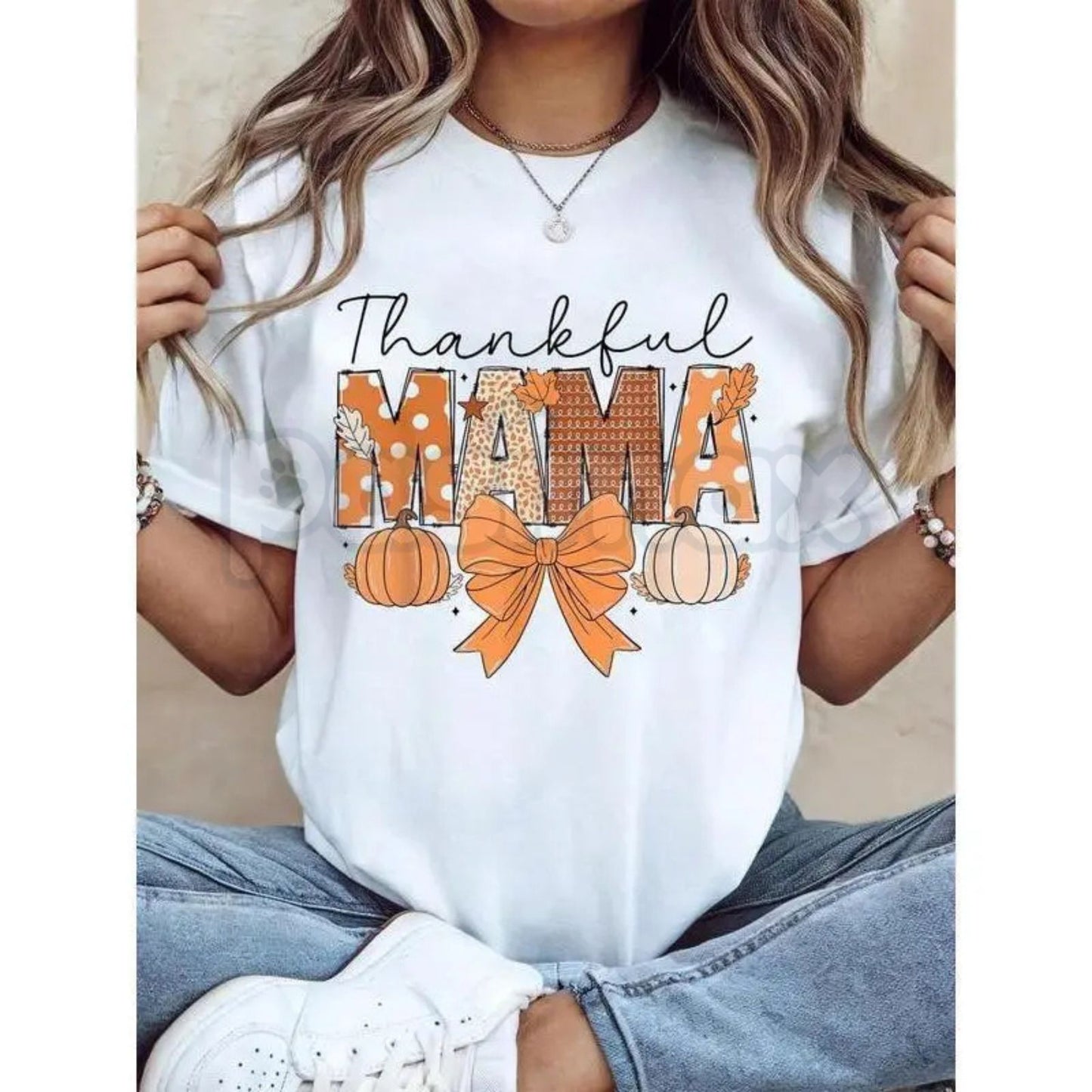 Thankful Mama Coquette Thanksgiving T-Shirt - Pumpkin Spice Fall Graphic Tee, Trendy Women's Holiday Shirt, Coquette Aesthetic Top