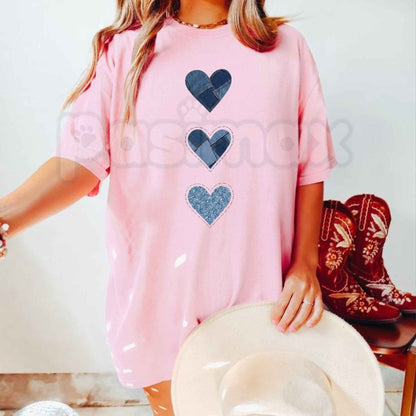 Women's Graphic T-Shirt with Denim Heart Print – Cute Faux Jean Patchwork Heart Aesthetic Unisex Cotton Tee