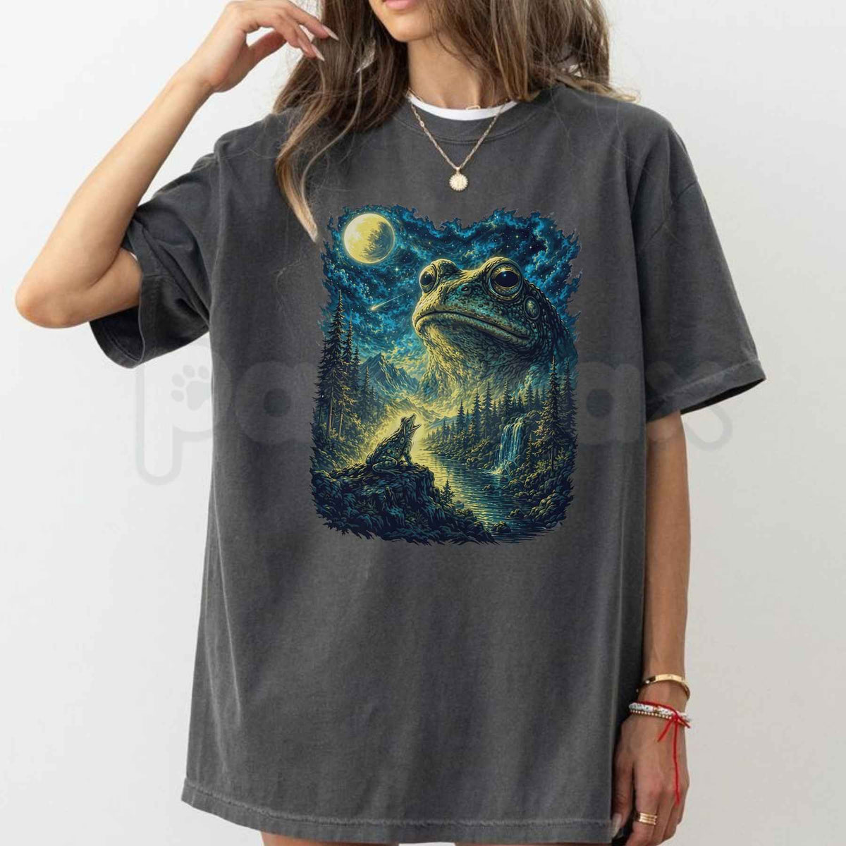 Comfort Colors® Frog Howling to the Moon T-Shirt – 90s Full Moon Animal Graphic Tee, Retro Cottagecore Nature Lover Unisex Top & Gift