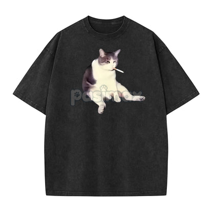 'Cat Smoke' Funny Animal Graphic Tee – Unisex Streetwear Cotton Comfort Shirt, Menswear Womenswear Cool Cat Tee