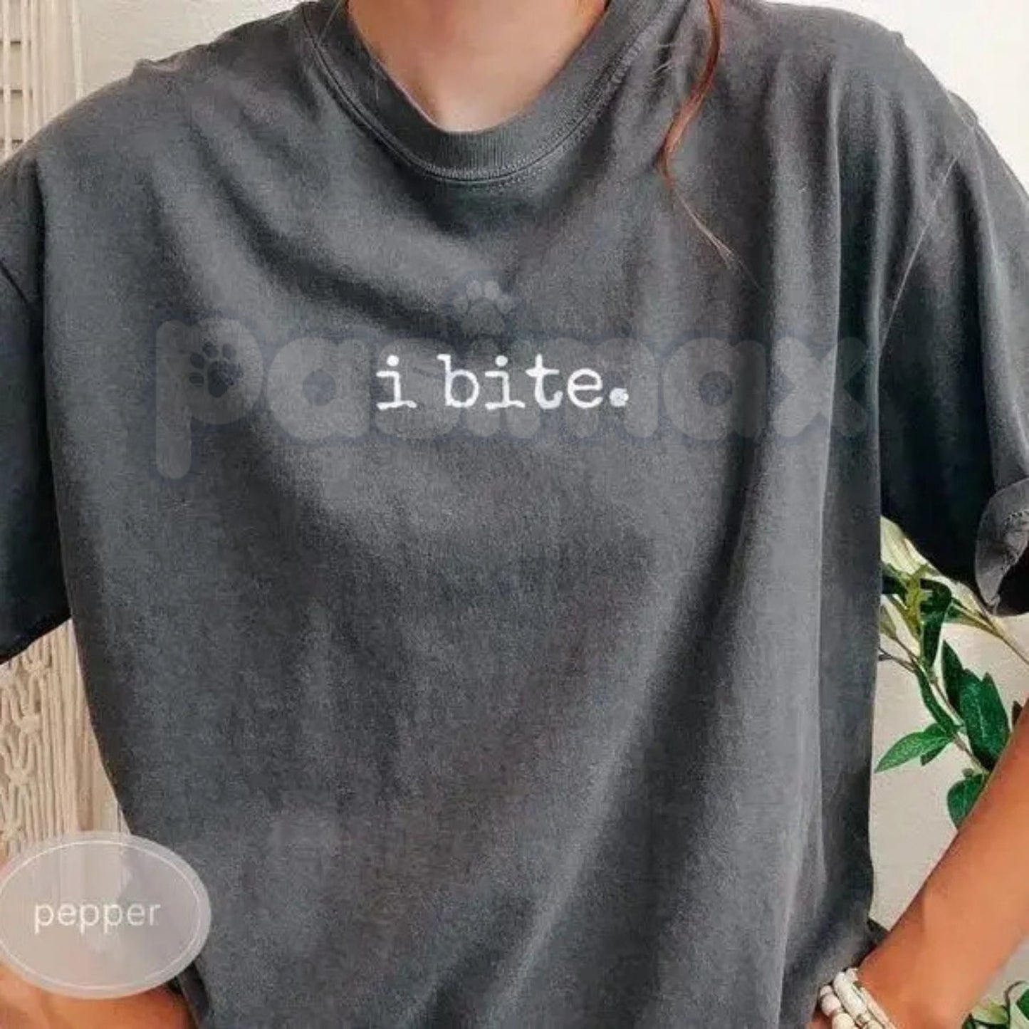 Comfort Colors® "I Bite" T-Shirt – Funny Sarcastic Dark Humor Shirt for Women, Alt Aesthetic Spooky Graphic Tee, Edgy Gothic Vampire Top Gift