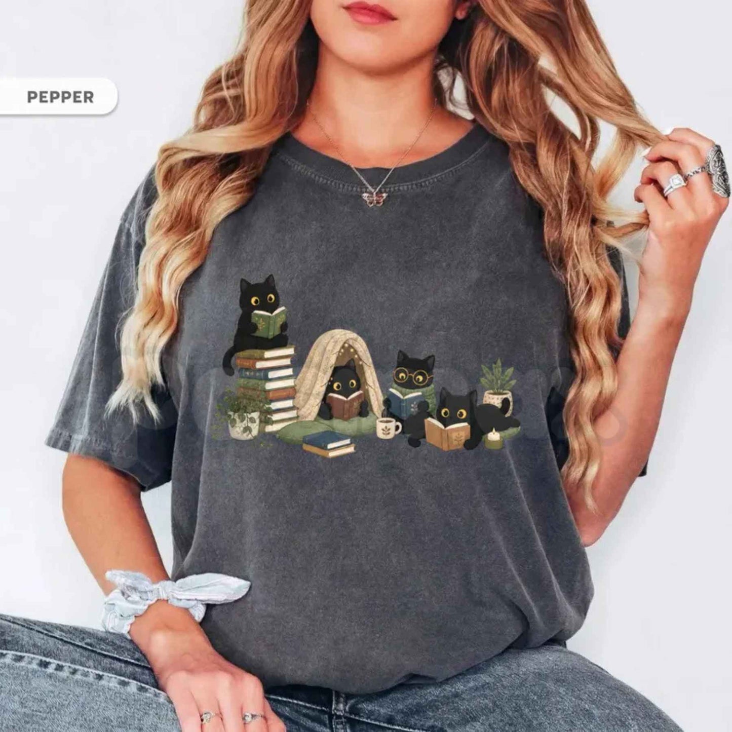 Comfort Colors® Black Cat Reading T-Shirt – Book Lover Graphic Tee, Cozy Reader Aesthetic Unisex Top