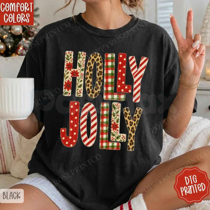 Comfort Colors® Holly Jolly T-Shirt – Trendy Women's Christmas Graphic Tee, Retro Festive Holiday Unisex Top & Gift