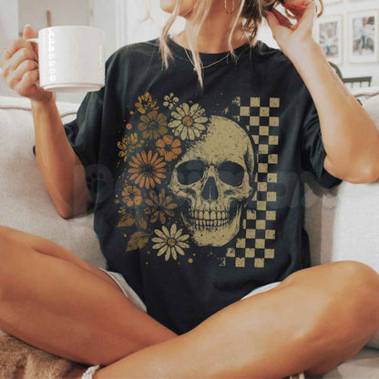 Comfort Colors® Boho Skull Graphic T-Shirt – Vintage Grunge Summerween & Spooky Halloween Unisex Top