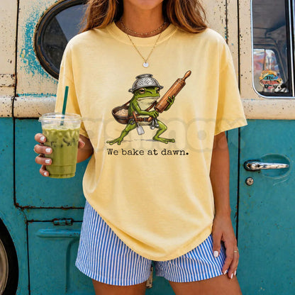 Comfort Colors® We Bake at Dawn Frog T-Shirt – Funny Cottagecore Baking Graphic Tee, Retro Cottagecore Baker Unisex Top & Gift