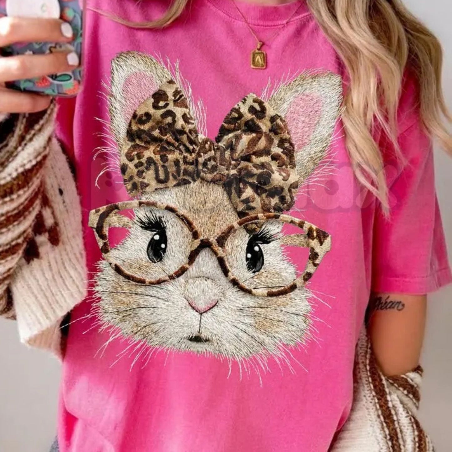 Comfort Colors® Retro Checkered & Leopard Easter Bunny T-Shirt – Trendy Mixed Print Easter Shirt, Aesthetic Spring Bunny Graphic Tee, Preppy Boho Easter Top