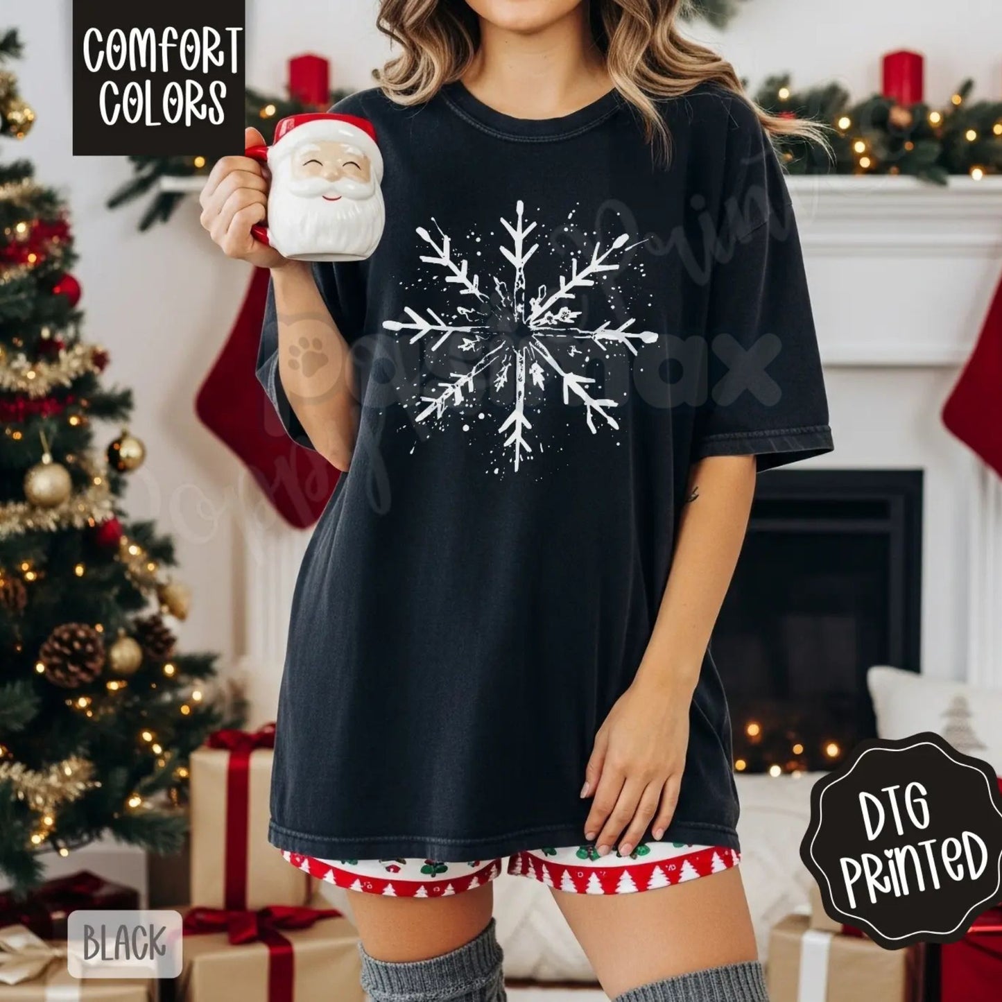 Splatter Snowflake Shirt Comfort Colors® – Trendy Women's Christmas T-shirt, Vintage Winter Aesthetic Tee
