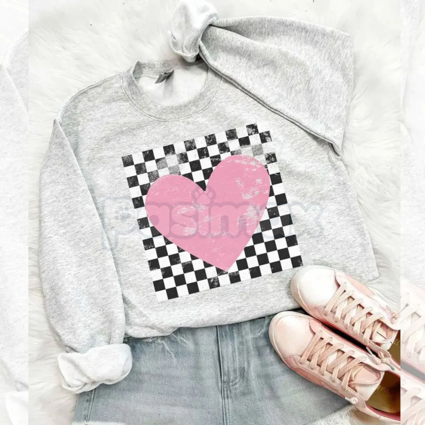 Retro Checkered Heart Sweatshirt | Cute Teacher Valentine Sweatshirt | Groovy Teacher Heart Crewneck | Preppy Valentine's Day Teacher Jumper | Kindergarten Teacher V-Day Pullover | Aesthetic Educator Gift