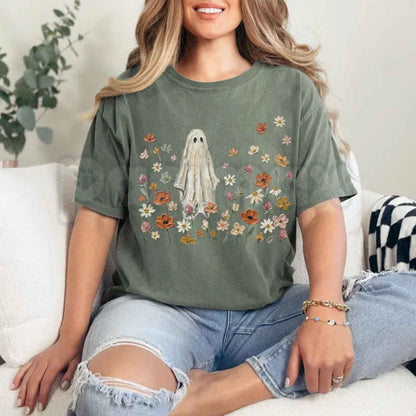 Comfort Colors® Spooky Season T-Shirt – Trendy Halloween Women's Graphic Tee, Vintage Autumn Spooky Aesthetic Unisex Top