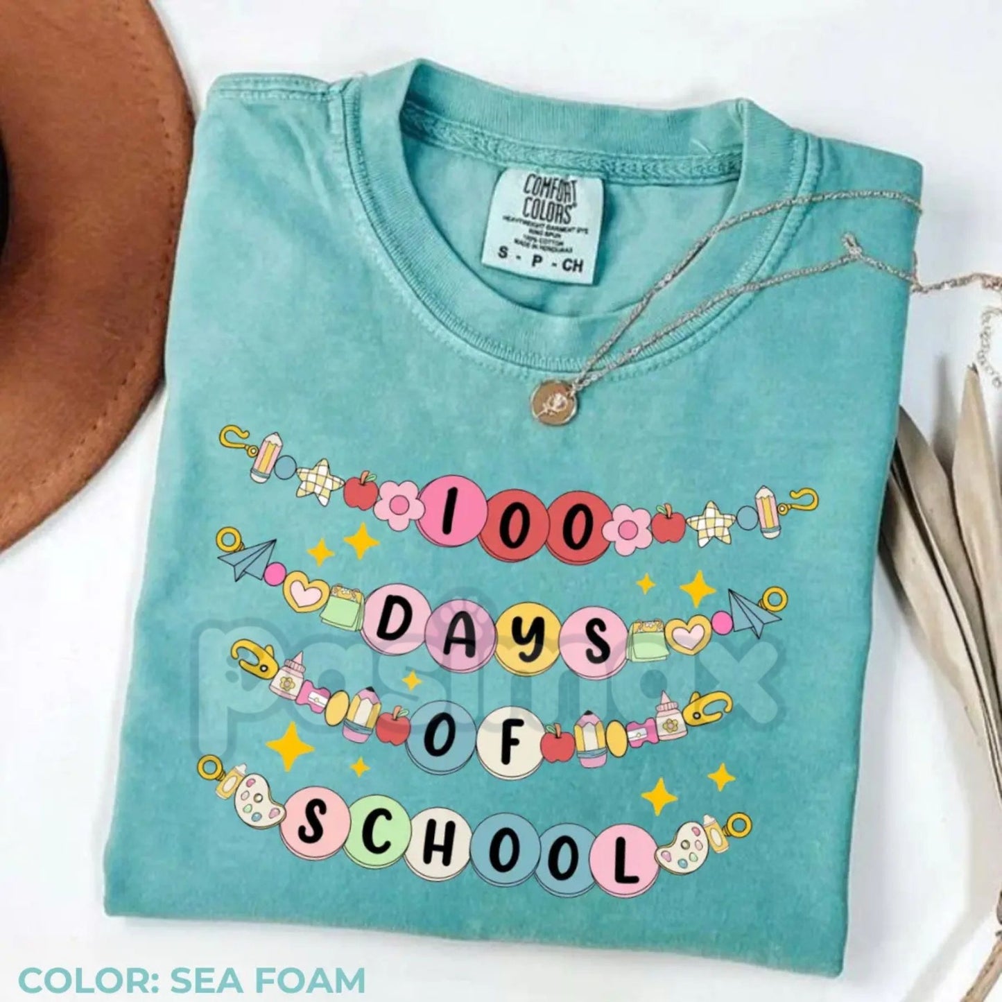 Comfort Colors® Little Girl 100 Days of School Friendship Bracelet T-Shirt – Retro Beaded Letter Tee, Trendy School Milestone Shirt, Aesthetic Toddler 100th Day Top