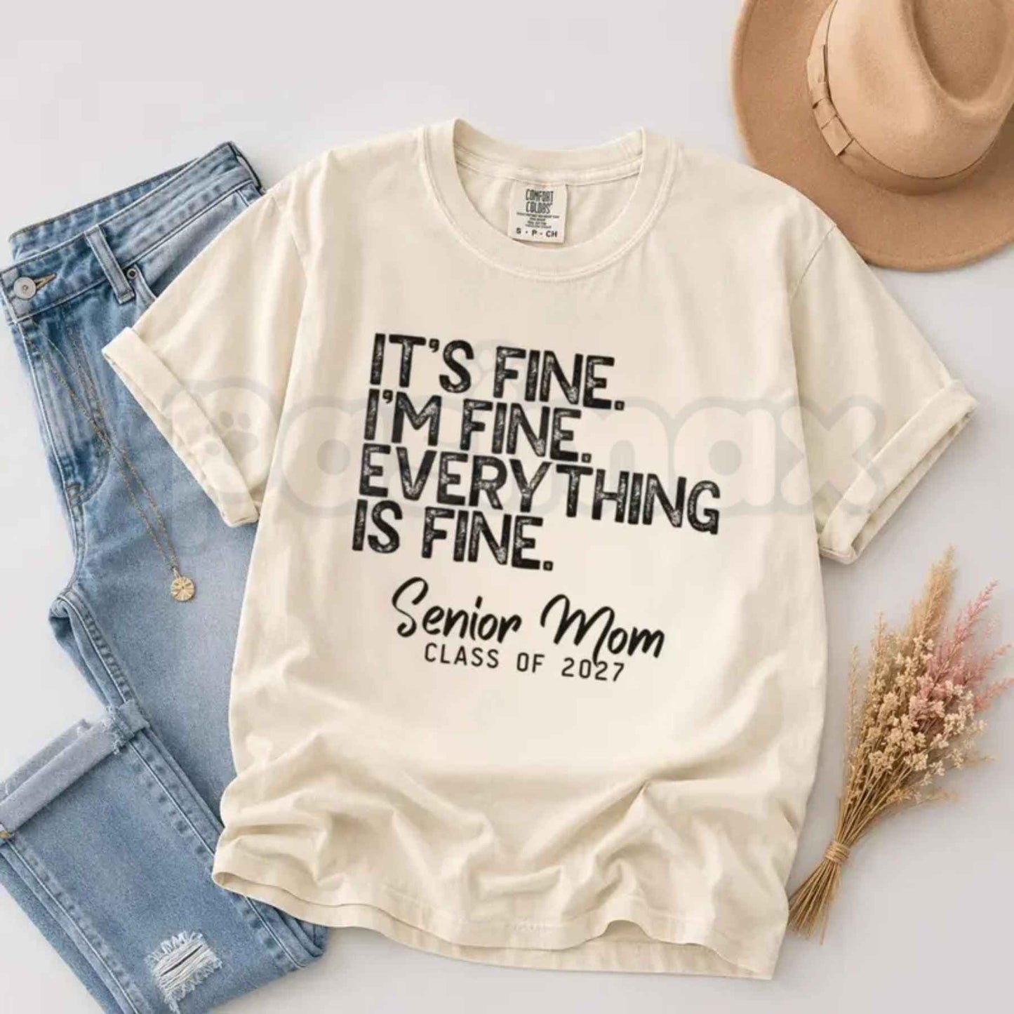 Comfort Colors® "Senior Mom" Class of 2027 T-Shirt – Retro 90s Aesthetic Graduation Graphic Tee, Vintage Proud Mom School Spirit Unisex Top