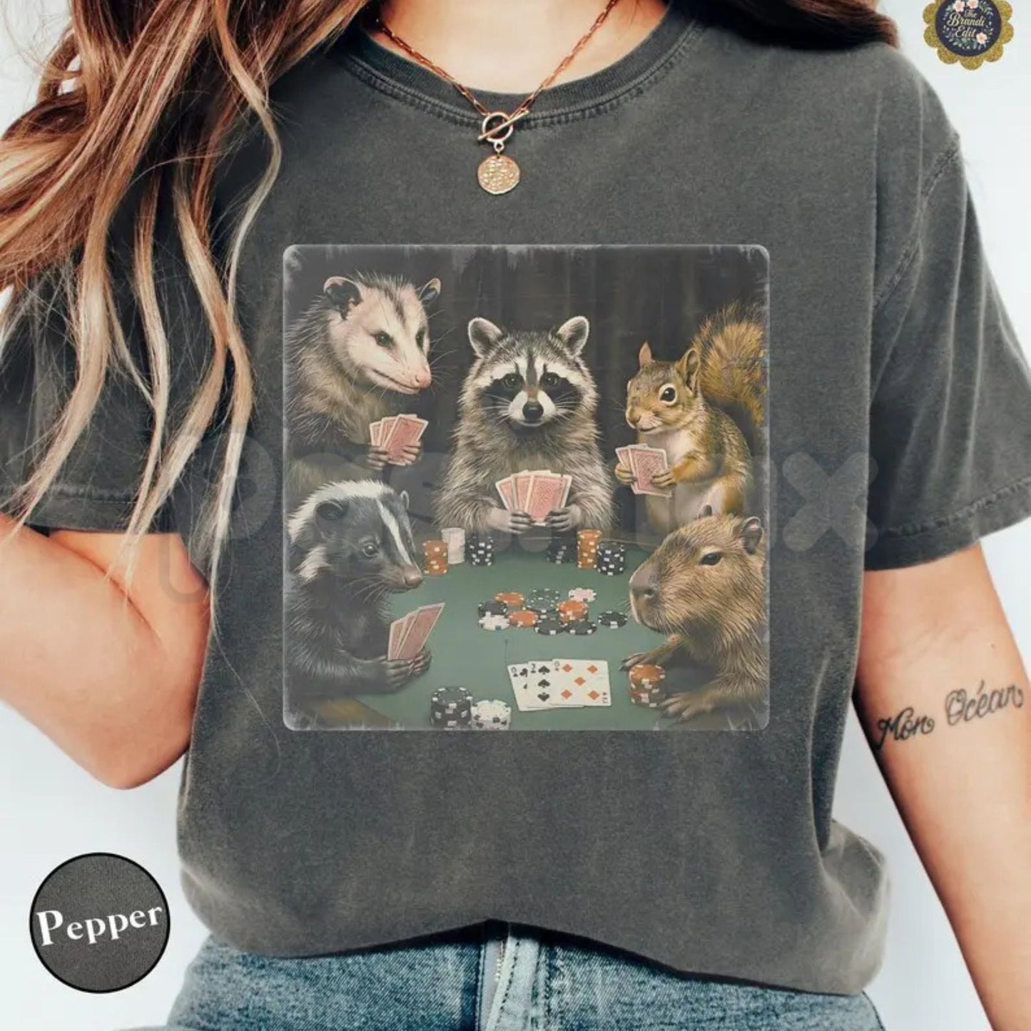 Comfort Colors® Vintage Animals Playing Poker T-Shirt – Funny Surreal Pet Meme Graphic Tee, Retro Corgi Cat Raccoon Card Player Top, Humorous Game Night Gift