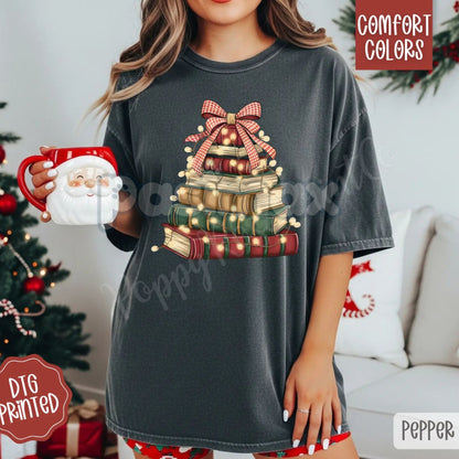 Comfort Colors® Book Stack Christmas Tree T-Shirt – Cozy Reading Holiday Apparel, Literary Gift for Readers