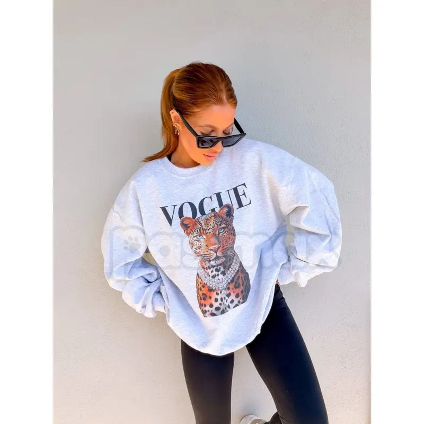 Fashion Leopard Graphic Top | Trendy Animal Print Sweatshirt | Leopard Spotted Streetwear Crewneck | Aesthetic Cheetah Pattern Pullover | Mob Wife Aesthetic Jumper | Edgy Leopard Heart Graphic Shirt