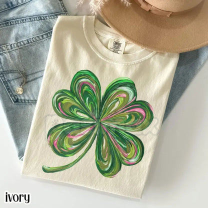Comfort Colors® Retro "Feeling Lucky" St. Patrick's Day T-Shirt – Aesthetic Shamrock Clover Tee, Vintage Irish Festival Shirt, Boho St. Patty’s Day Top