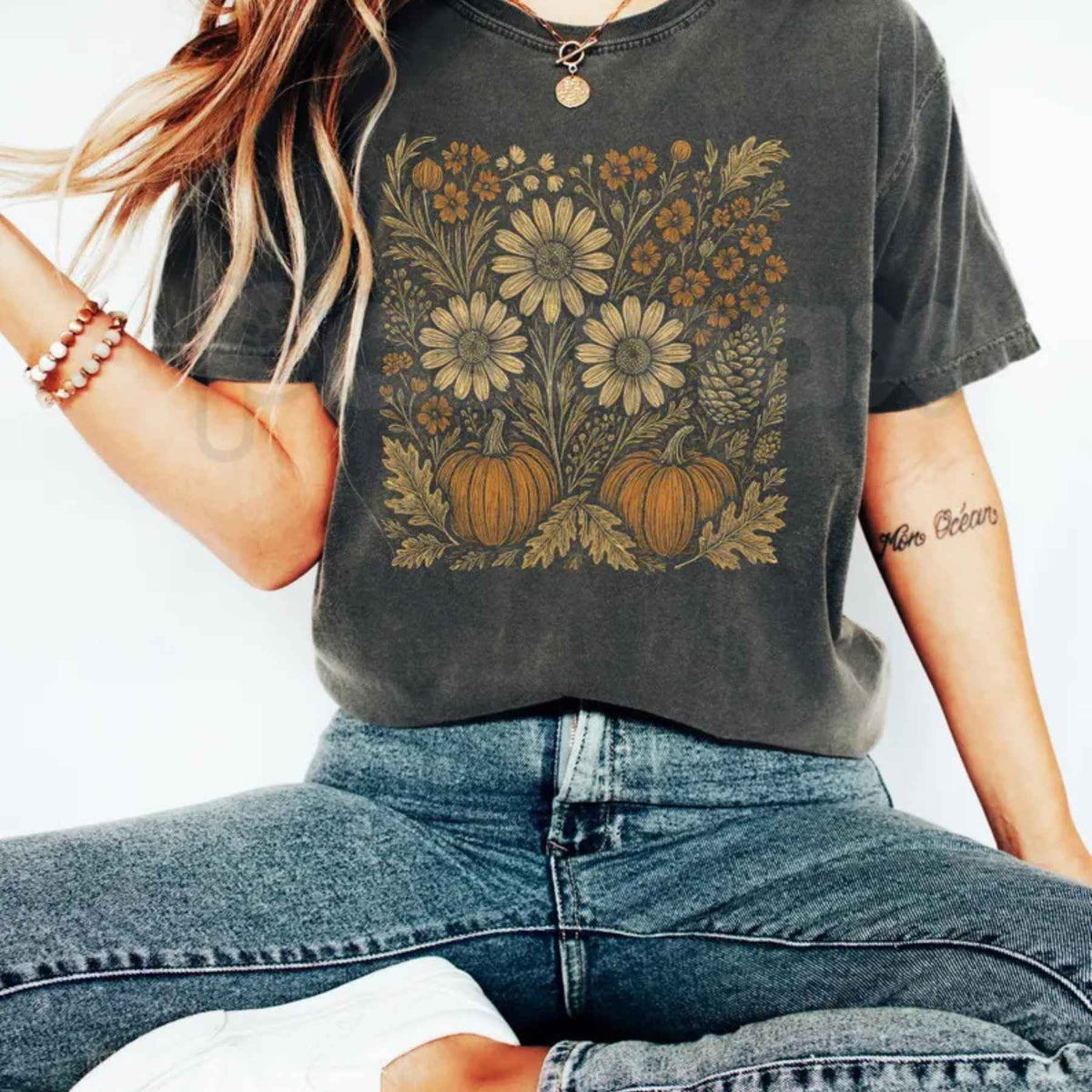 Comfort Colors® Pumpkin Sunflower Floral Fall T-Shirt – Thanksgiving Flower Graphic Tee, Autumn Seasonal Unisex Top & Gift for Her