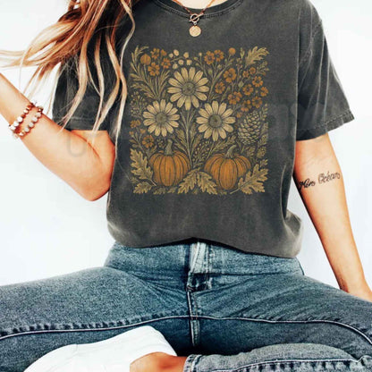 Comfort Colors® Pumpkin Sunflower Floral Fall T-Shirt – Thanksgiving Flower Graphic Tee, Autumn Seasonal Unisex Top & Gift for Her