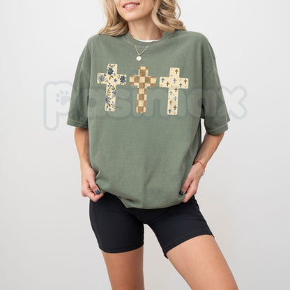Comfort Colors® Vintage Floral Crosses Christian Aesthetic T-Shirt – Retro Faith Graphic Tee, Botanical Cottagecore Unisex Top & Faith Gift