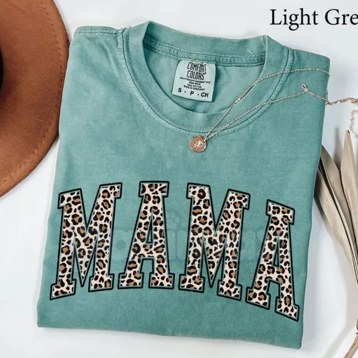 Comfort Colors® Leopard Print Mama T-Shirt – Trendy Cheetah Mama Graphic Tee, Aesthetic New Mom Gift, Retro Pregnancy Announcement Shirt, Funny Mother’s Day Gift