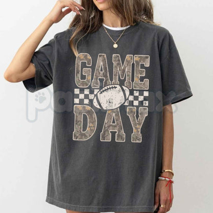 Comfort Colors® Camo Checkered Football Game Day T-Shirt – Trendy Gameday Fan Top, Distressed Camouflage Sports Mom Unisex Apparel