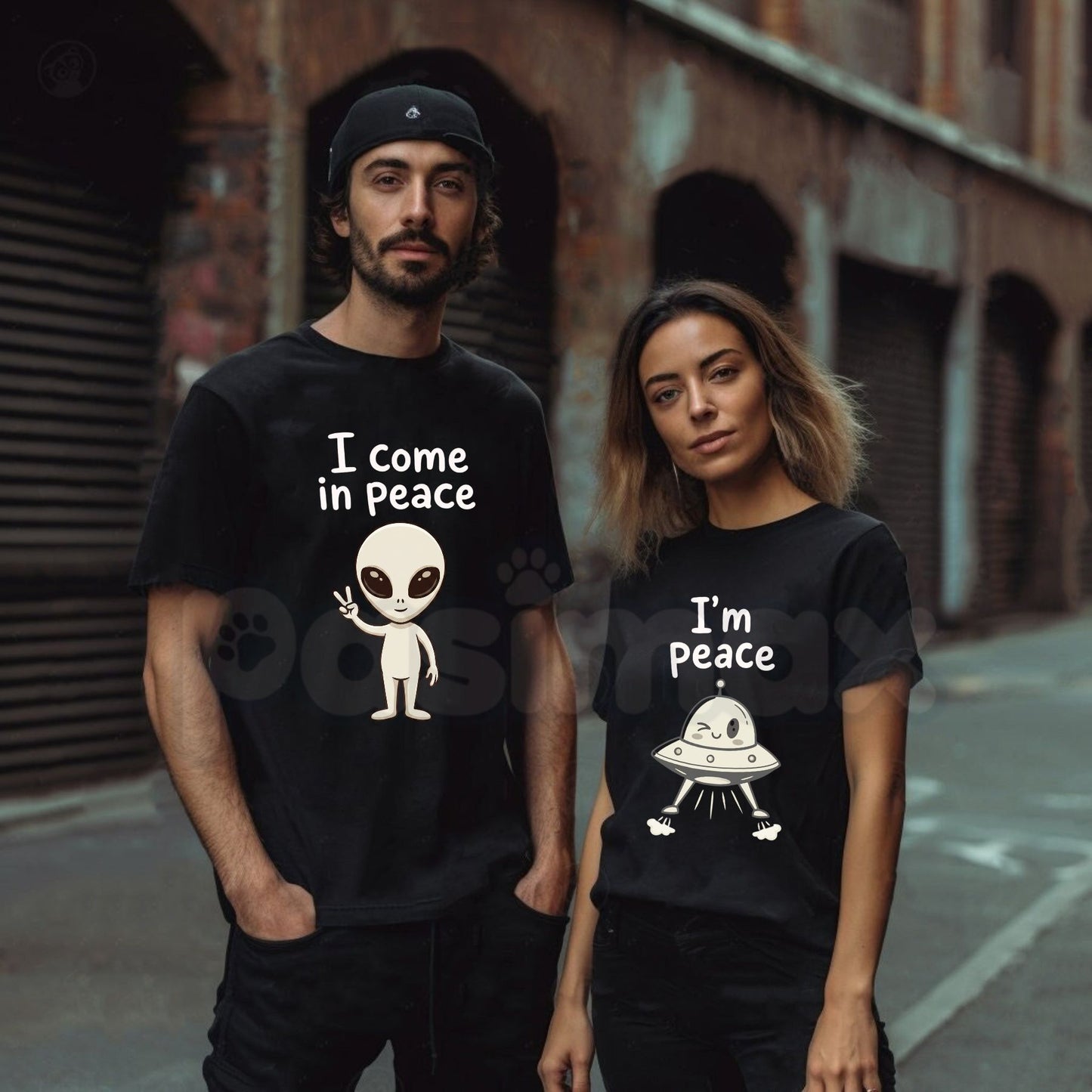 Funny "I Come In Peace / I'm Peace" Couple T-Shirt – Matching Romantic Partner Sarcastic Novelty Quote Graphic Tee