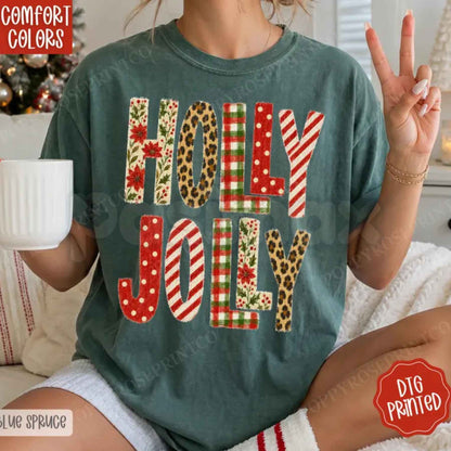 Comfort Colors® Holly Jolly T-Shirt – Trendy Women's Christmas Graphic Tee, Retro Festive Holiday Unisex Top & Gift