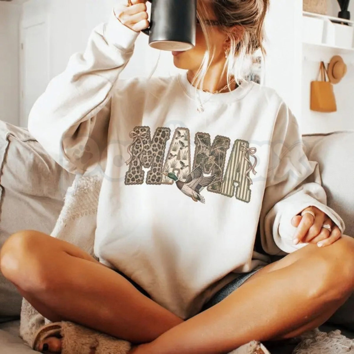 Duck Hunting Mama Sweatshirt | Preppy Camo Graphic Crewneck