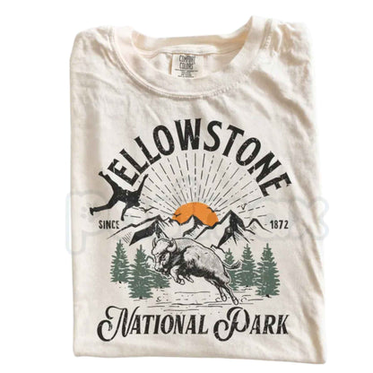 Comfort Colors® Bison Yellowstone National Park T-Shirt – Family Vacation Trip Matching Camp Graphic Tee, Retro Wildlife Wanderlust Unisex Top