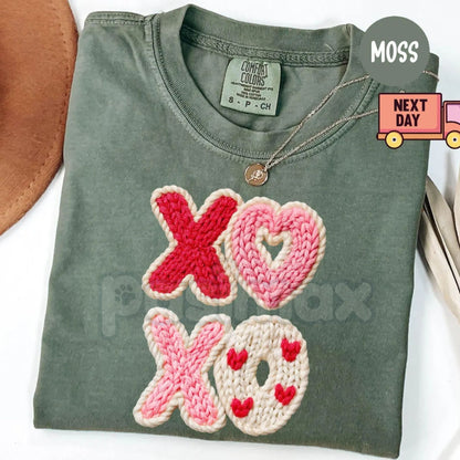 Comfort Colors® Vintage Coquette Heart Bow T-Shirt – Retro XOXO Valentine's Day Tee, Girly Ribbon Aesthetic Shirt, Trendy Soft Girl V-Day Top