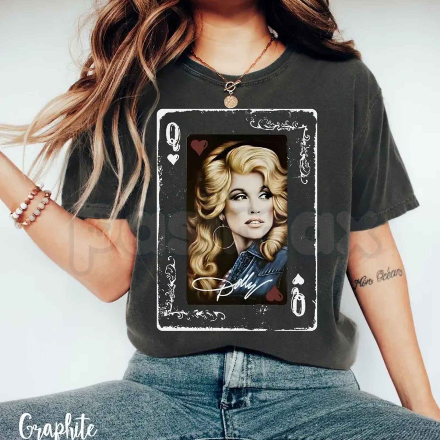 Comfort Colors® Dolly Parton Signature Country Queen T-Shirt – Retro Vintage Country Music Graphic Tee, Legendary Western Fan Unisex Top