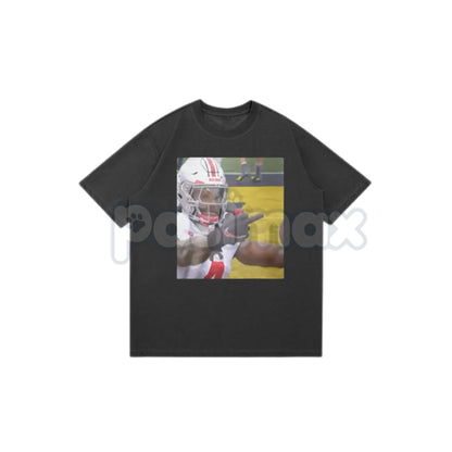 Jeremiah Smith Flips Off Michigan Fan Football T-Shirt - Ohio State Rivalry Moment Tee, Bold College Football Statement Shirt, Buckeye Fan Apparel