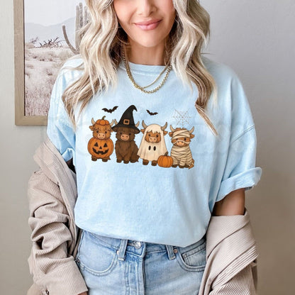 Halloween Highland Cows Graphic Tee – Cute Spooky Season Western Cattle T-Shirt