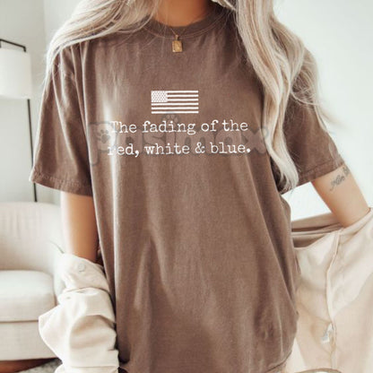 Comfort Colors® Unisex Streetwear Tee – Fading American Flag Graphic Shirt, Casual Vintage Red White Blue Style