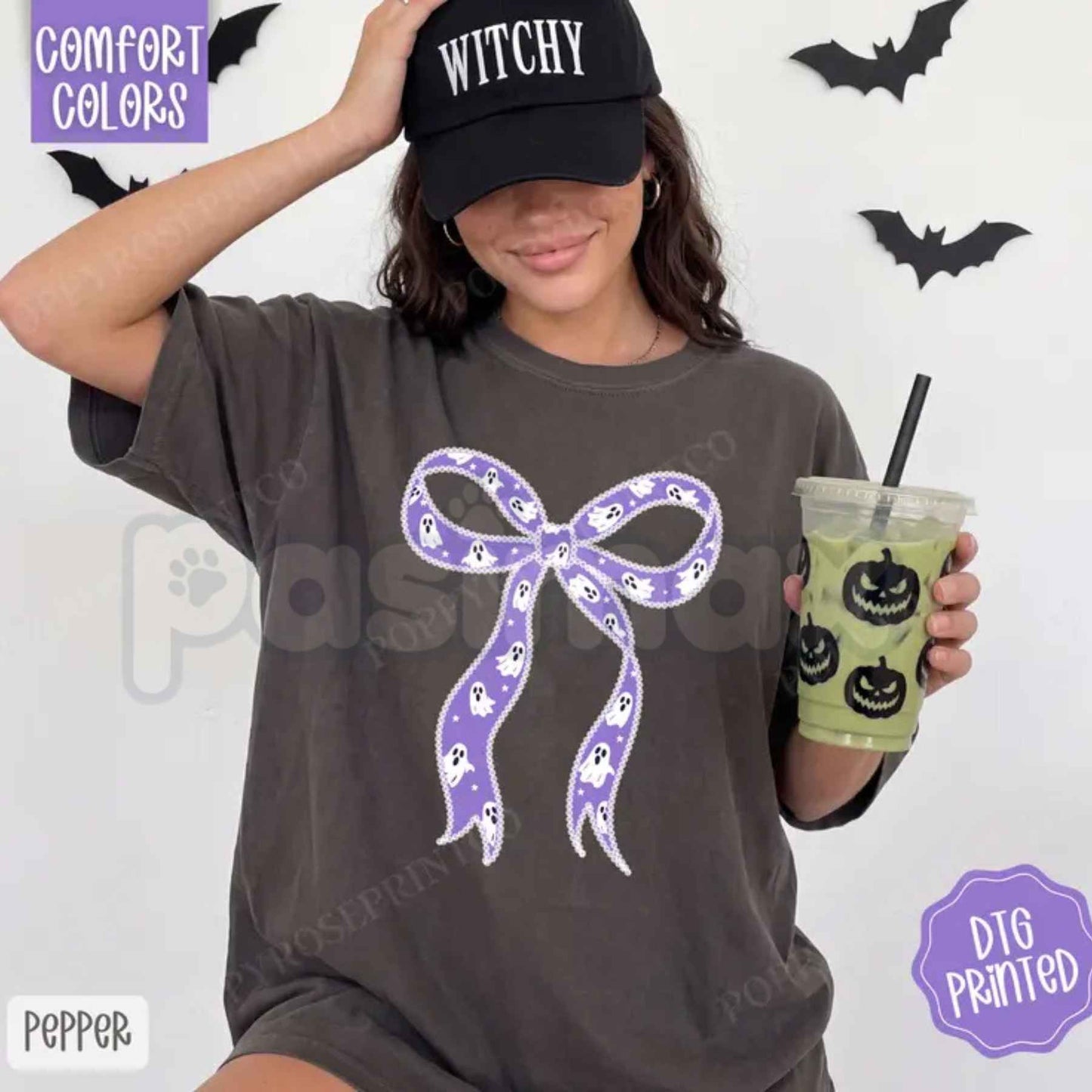 Comfort Colors® Purple Ghost Bow T-Shirt – Retro Spooky Season Coquette Aesthetic Graphic Tee, Vintage Halloween Unisex Top