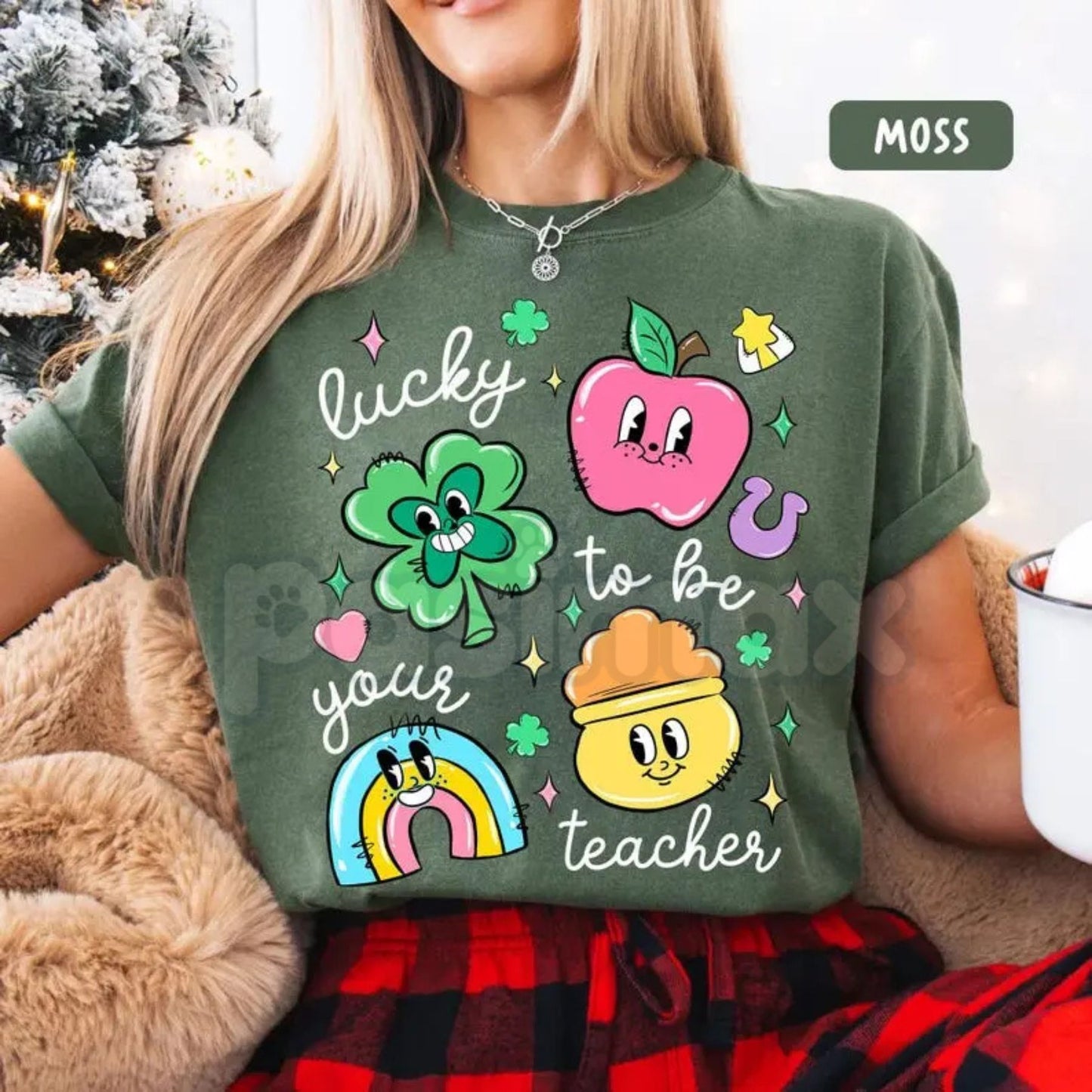 Comfort Colors® One Lucky Teacher T-Shirt – Groovy Retro St. Patrick’s Day Teacher Tee, Colorful Shamrock School Shirt, Aesthetic Irish Teacher Appreciation Gift