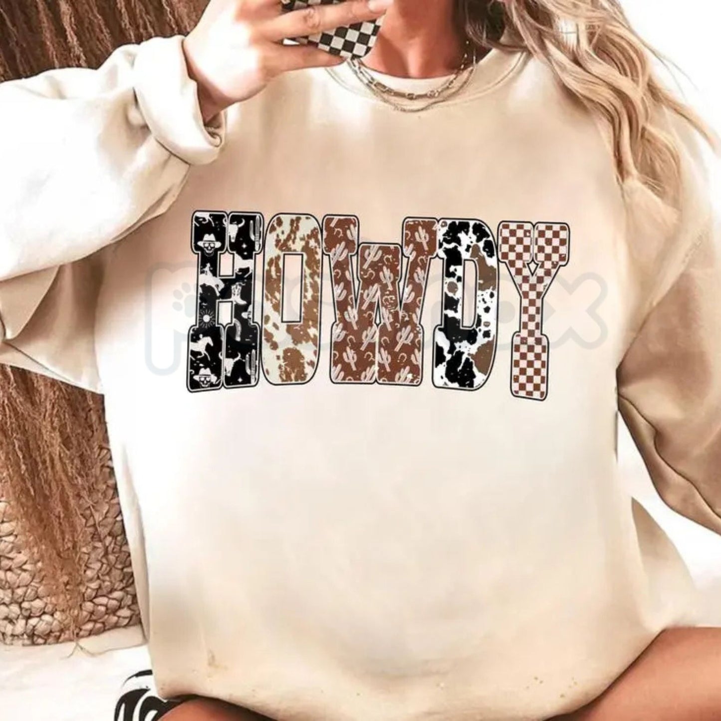 Howdy Yee Haw Western Sweatshirt | Retro Rustic Country Jumper | Cowgirl Aesthetic Crewneck | Fun Western Wear Gift