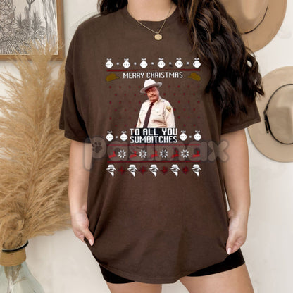Classic "Merry Christmas" T-Shirt - Festive Holiday Graphic Tee, Unisex Xmas Apparel, Cozy Winter Shirt