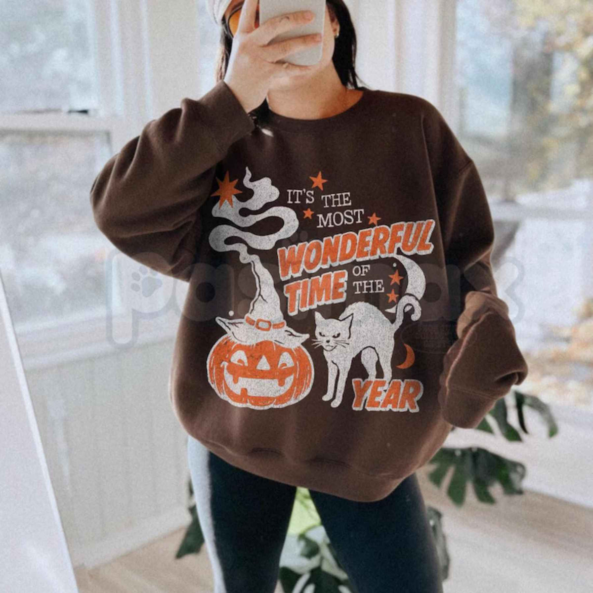 Vintage Halloween Sweatshirt | Retro 90s Spooky Black Cat Crewneck