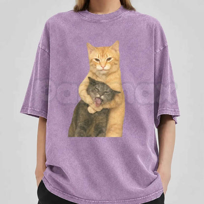 Cat Quarrel Moment T-Shirt – Retro Funny Feline Standoff Graphic Tee, Vintage Washed Lightweight Cotton Unisex Streetwear Top
