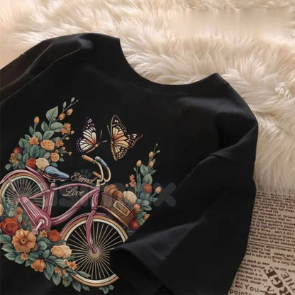 Korean Style Oversized T-Shirt for Men & Women - Minimalist K-Fashion Graphic Tee, Streetwear Aesthetic Unisex Shirt, Seoul Inspired Casual Apparel