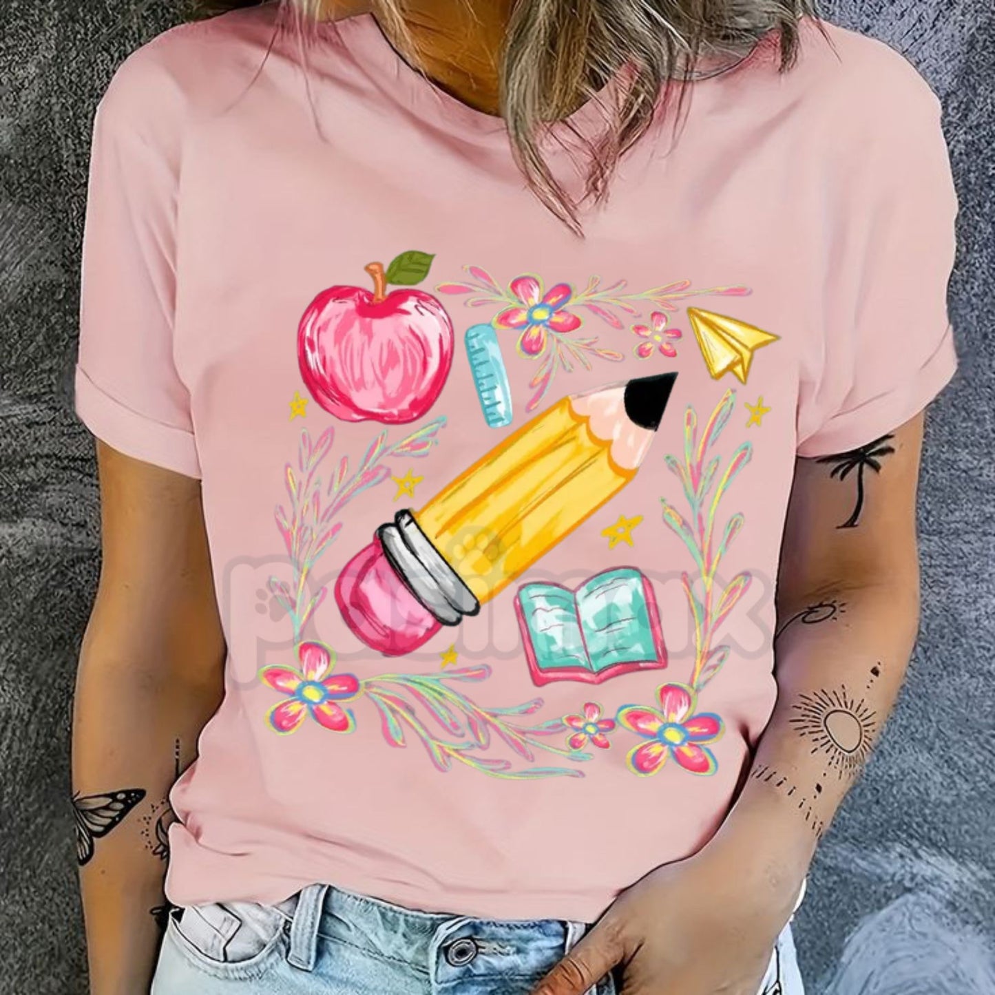 Comfort Colors® Retro Pencil & Apple Teacher T-Shirt – Vintage Style Kindergarten Teacher Shirt, Back to School Educator Gift, Aesthetic Teacher Appreciation Tee